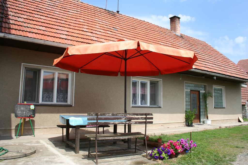 Vejminek U Drahusky Mcely Apartment Bagian luar foto
